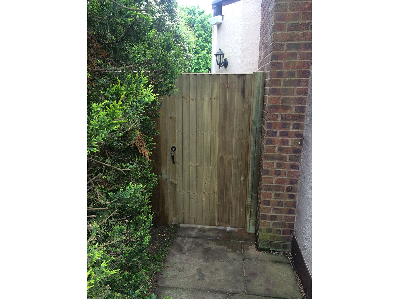 Closed board gate by Vincent Fencing