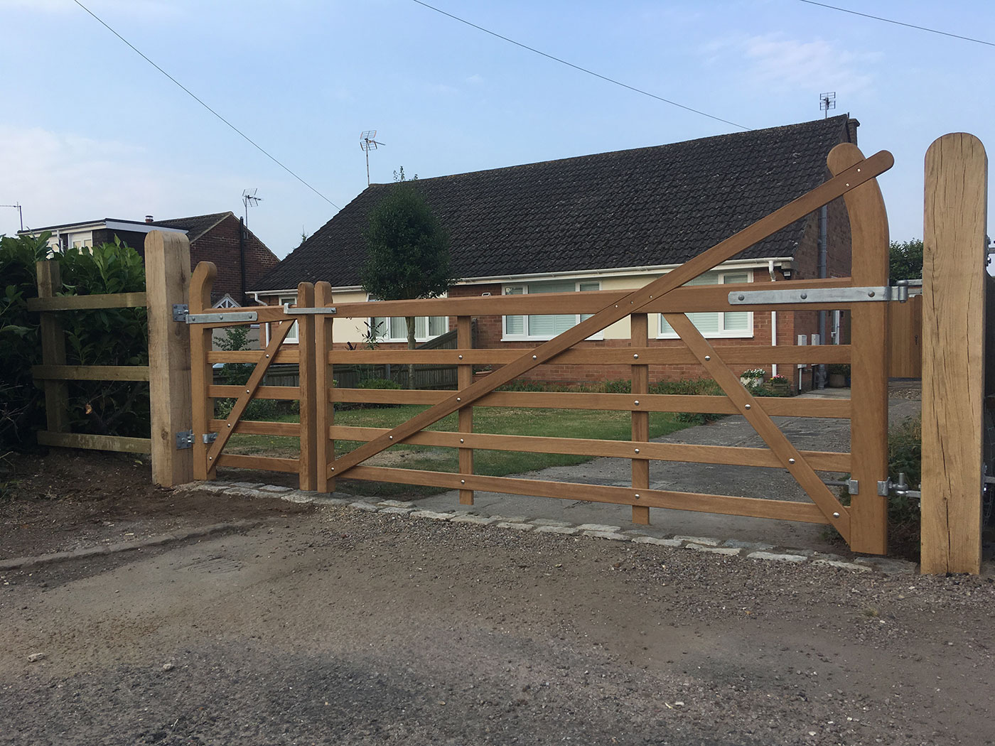 Field gates by Vincent Fencing