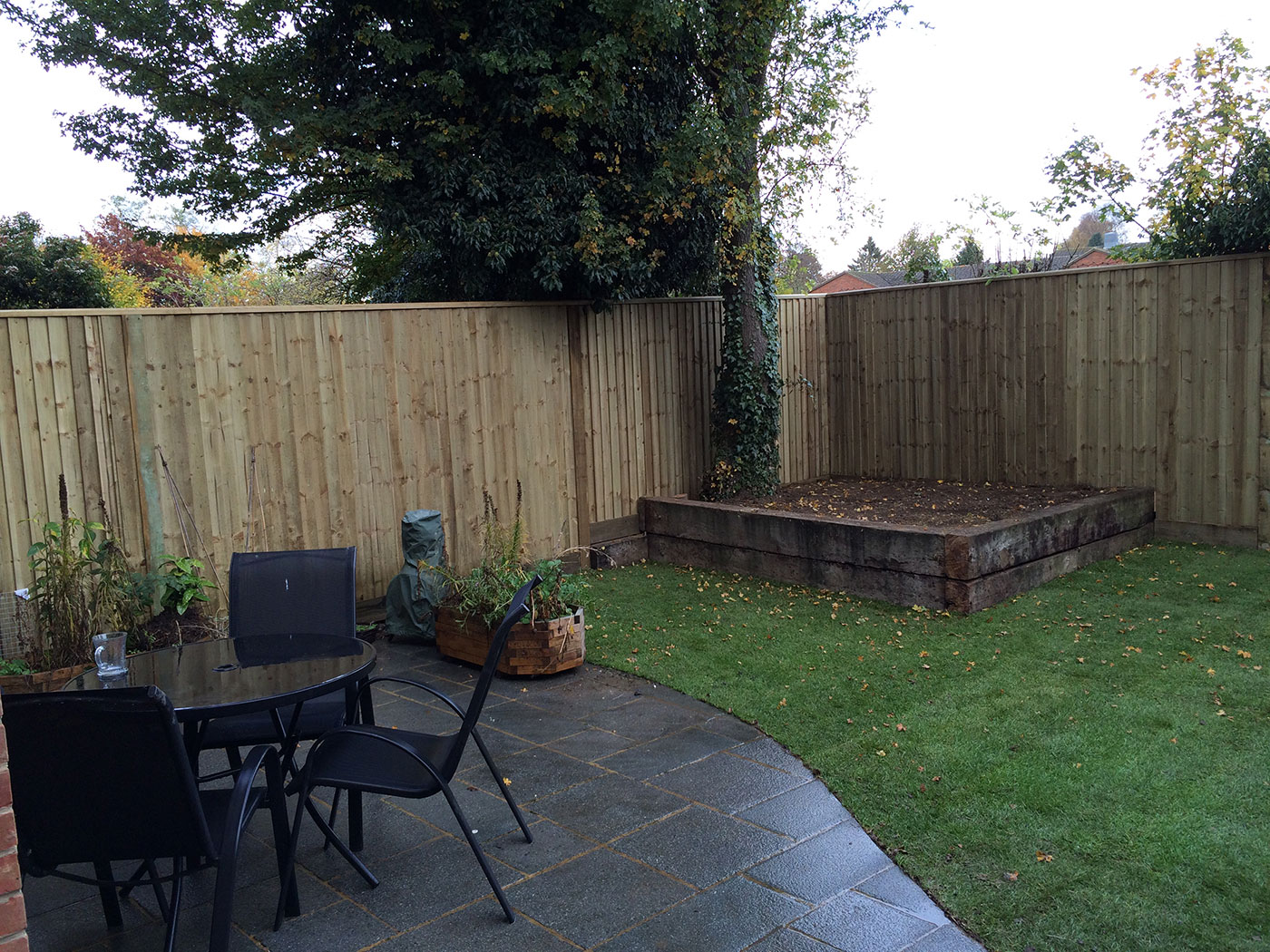 Closed board fencing by Vincent Fencing